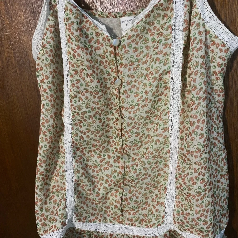 Old Navy y2k floral tank top with lace details - Picture 5 of 6